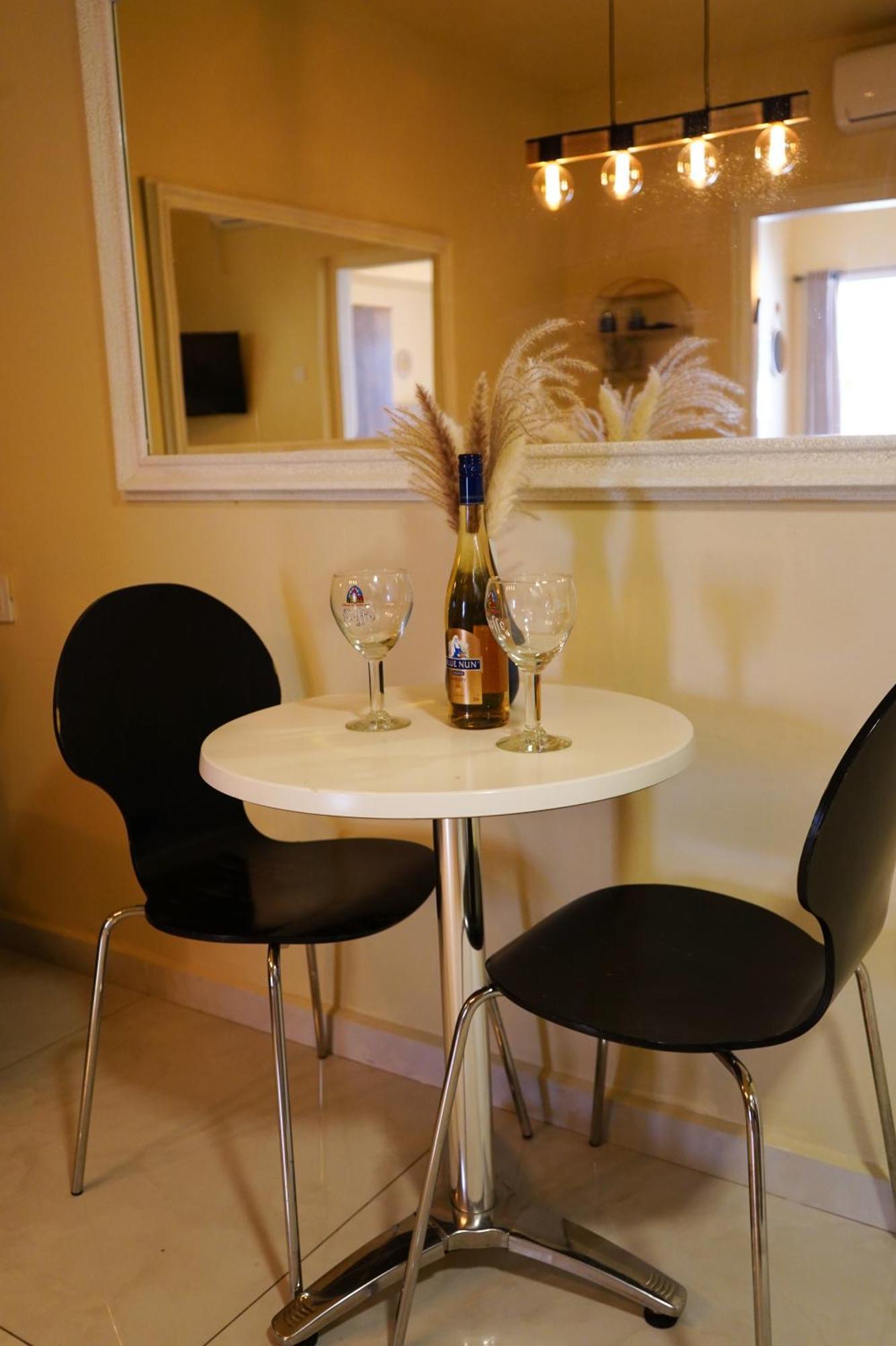 דירת נופש אילת -אלמוג Almog Suite In Eilat Close To Red Sea - דירת נופש אלמוג מרחק נגיעה מהים Zewnętrze zdjęcie